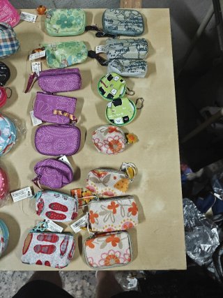 Lote 23 mini monederos/estuches variados