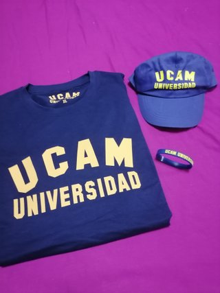 Lote UCAM: Camiseta, Gorra y Pulsera