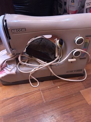 Necchi Silvia Maximatic 586 Máquina de Coser