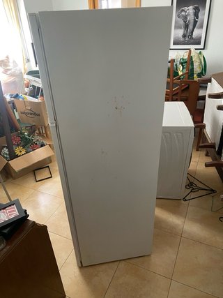 Nevera y congelador blanco
