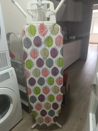 Tabla de planchar con funda de hojas