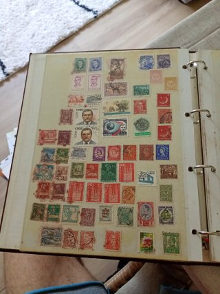 Lote de sellos de Indonesia y Checoslovaquia