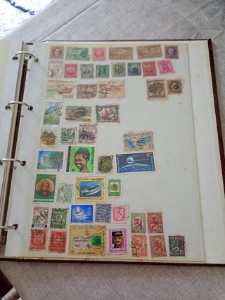 Lote de sellos postales variados