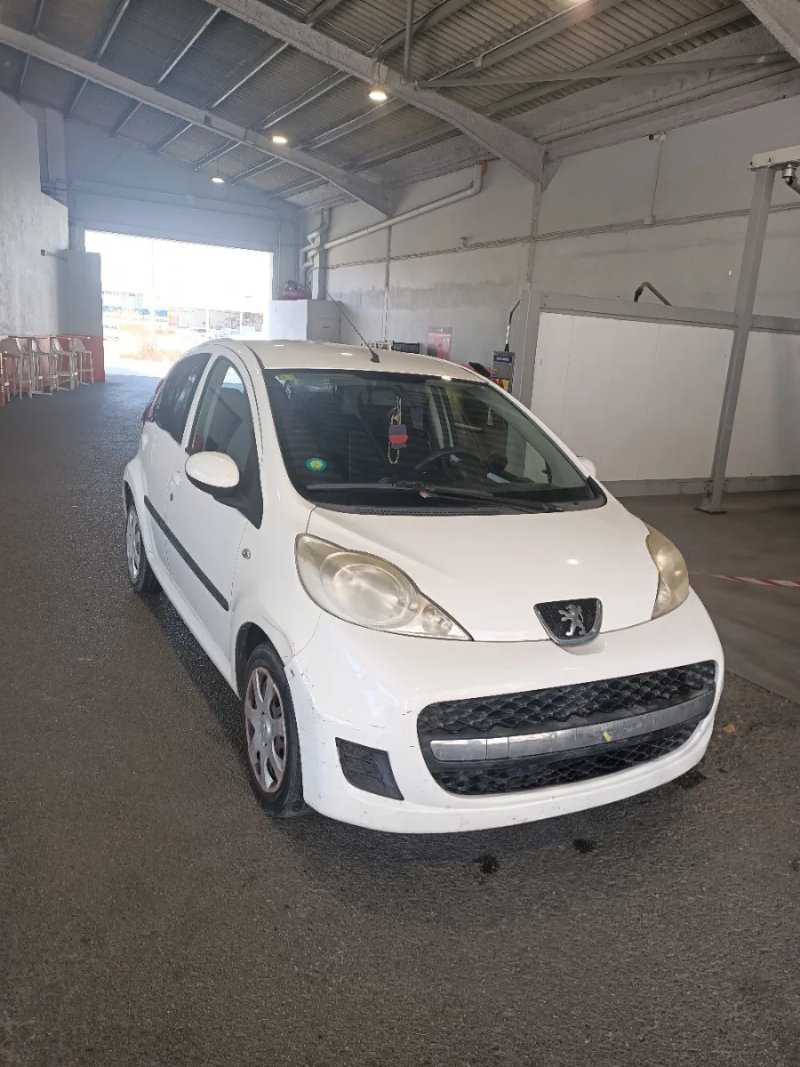Peugeot 107 - foto 1
