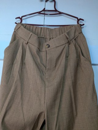 Pantalón ancho marrón