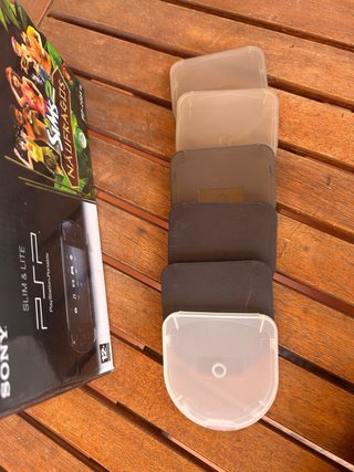PSP Slim 2004 en caja + Spiderman 2 + 7 Fundas UMD