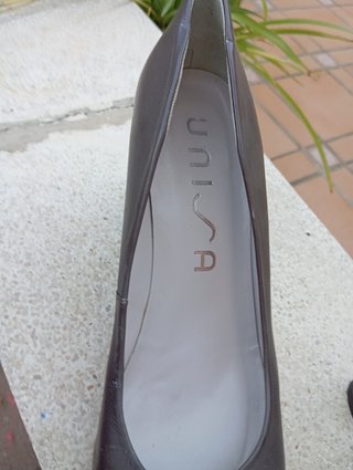 Zapatos de salón Unisa marrones