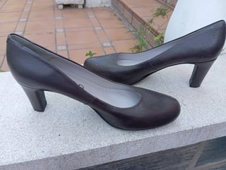 Zapatos de salón Unisa marrones