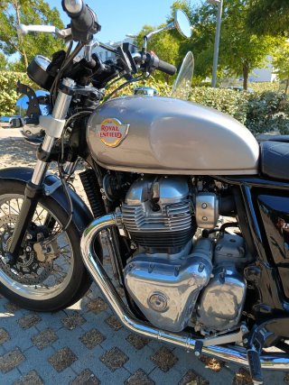 Royal Enfield con Sidecar Clásico Negro