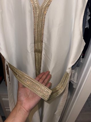 Ropa Beige y Dorada Talla Única