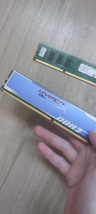 Memoria RAM DDR3 4GB + 2GB 1600MHz