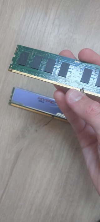 Memoria RAM DDR3 4GB + 2GB 1600MHz