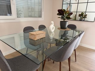 Mesa Kave Home Burano Cristal 180x90 + 6 sillas