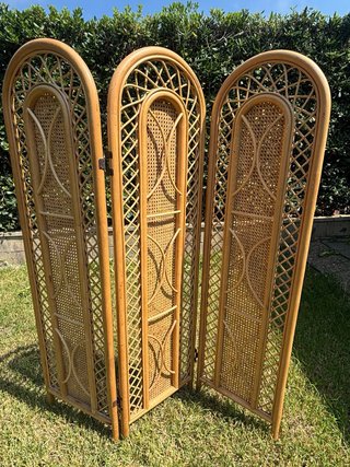 Biombo de madera y cañizo
