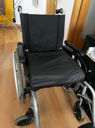 Silla de ruedas manual plegable + cojín antiescara