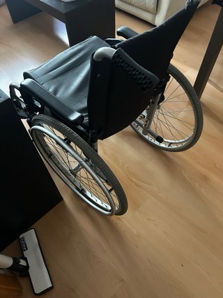 Silla de ruedas manual plegable + cojín antiescara