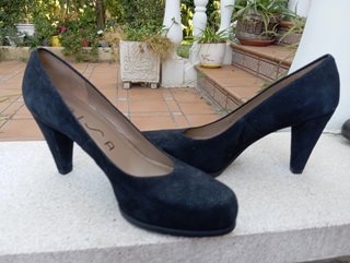 Zapatos de salón negros con plataforma
