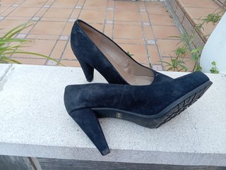 Zapatos de salón negros con plataforma