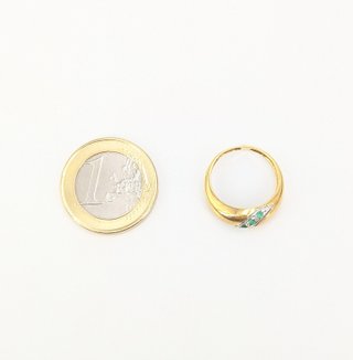 Anillo de oro de 18k piedras, 1.96 g, T-11.