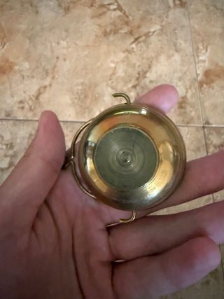 Precioso recipiente de bronce vintage