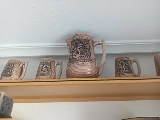 Jarra y Tazas de cerámica vintage.