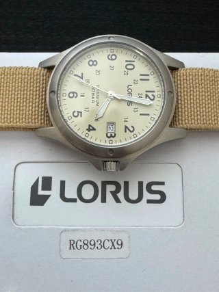 Reloj Lorus Titanium Beige/Plata