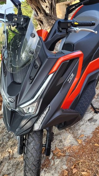 Kymco 360 Maxi Scooter