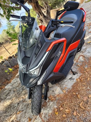 Kymco 360 Maxi Scooter