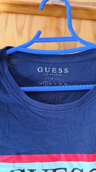 Camiseta Guess Azul Logo Triángulo
