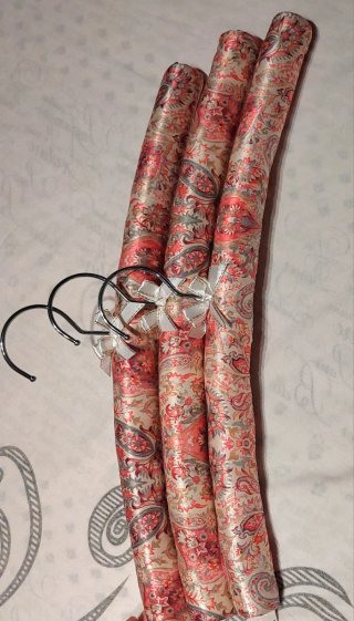 Set de 3 perchas acolchadas-Estilo Coquette