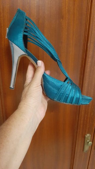 Zapatos de mujer, color petrol con tacon plomo