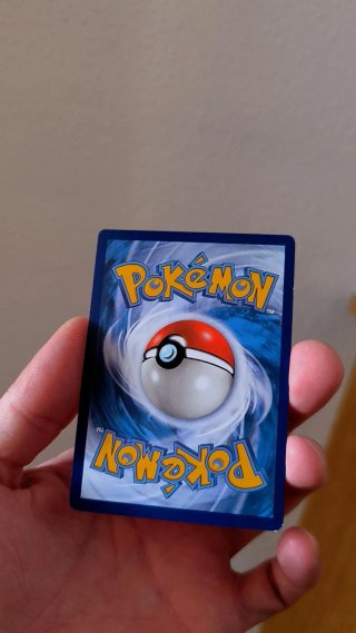 Lote de 4 cartas Pokémon: Pikachu y Charmander