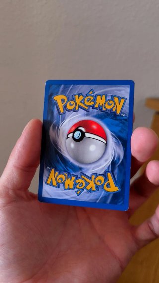 Lote de 4 cartas Pokémon: Pikachu y Charmander