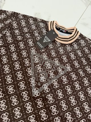 Conjunto Guess Marrón y Beige