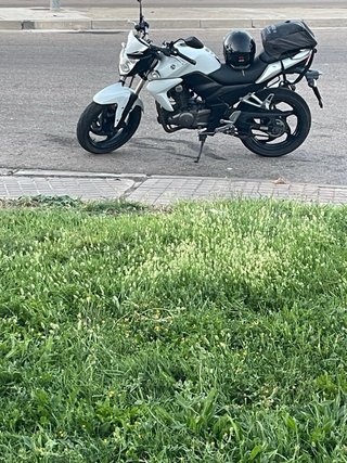 Moto SYM 125 Blanca