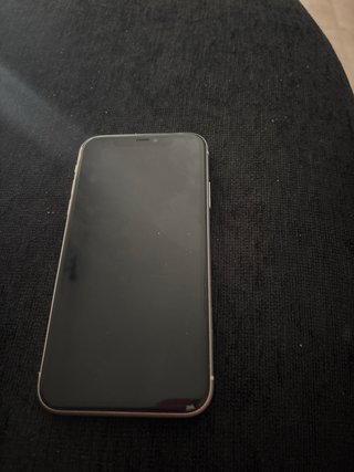 iPhone 11 blanco // 72% Batería