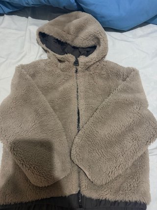 Chaqueta polar con capucha talla 9 años