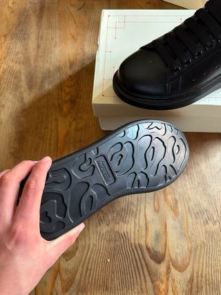 Alexander McQueen Scarpe Sneakers Nere Nuove
