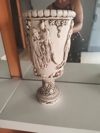 Jarrón antiguo con figuras chinas para restaurar