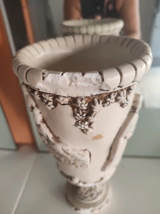 Jarrón antiguo con figuras chinas para restaurar