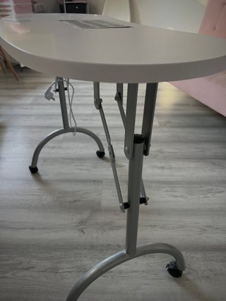 Mesa de manicura plegable con aspirador