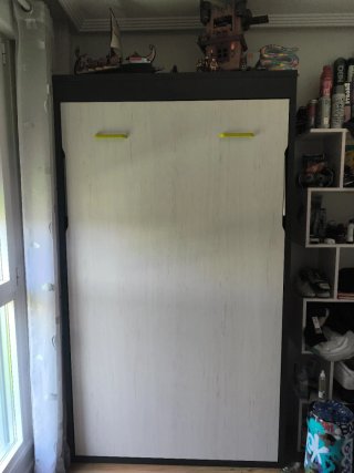 Cama abatible metálica con lamas de madera