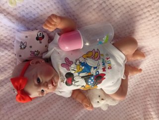 Bebé reborn vinilo y tela con peso caída de cabeza