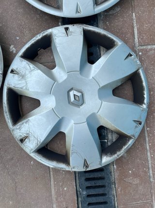 Tapacubos Renault Clio 15 (4 unidades)