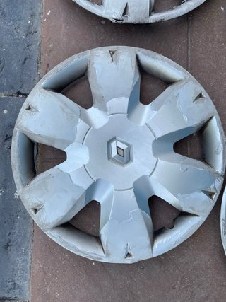 Tapacubos Renault Clio 15 (4 unidades)