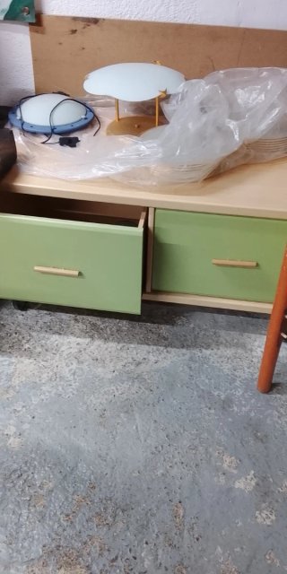 Cama individual con somier,mesita noche y cajonera