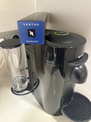 Cafetera Nespresso Vertuo Negra