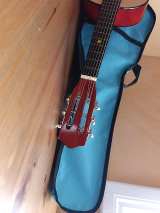 Guitarra infantil madera + funda azul