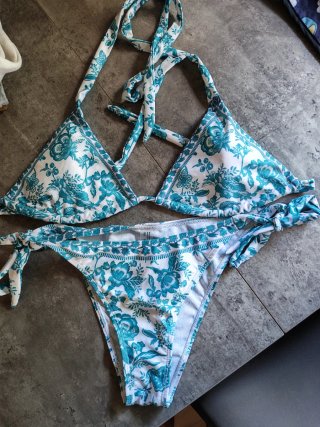 Bikini Teal y Blanco Estampado