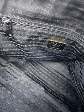 Bolso PRADA  Negro de Mano Clásico     OFERTAZO
